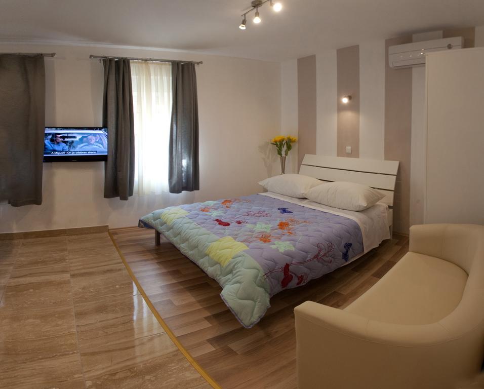 Central Luxury Rooms Izidor Split Room photo